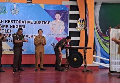 Kejari Gandeng Cabdin Resmikan Rumah Restorative Justice SMA/SMK Lumajang di Aula SMADA.